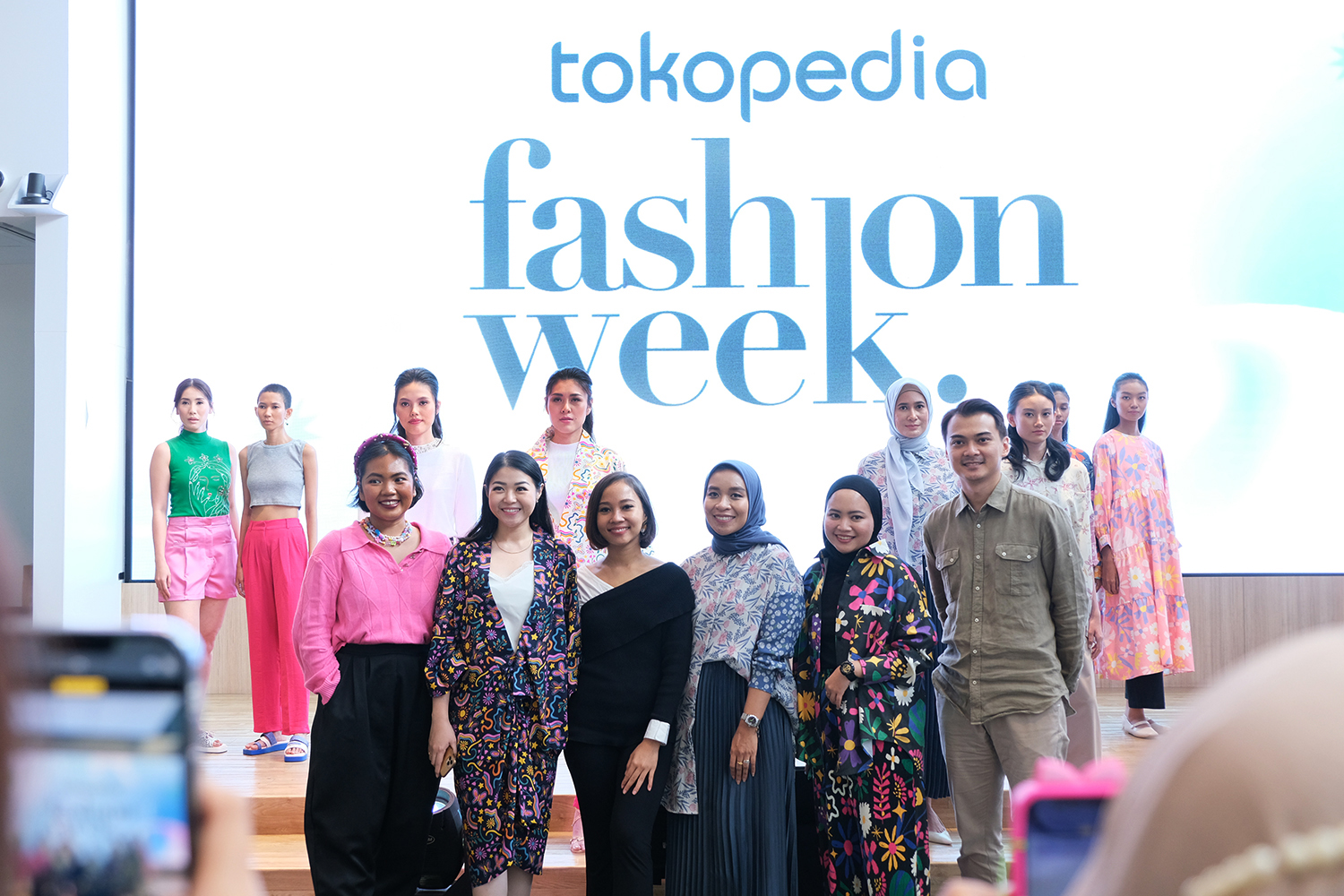 Untuk mendukung penggiat usaha lokal di bidang fashion, Tokopedia Fashion Week 2022 kembali digelar pada akhir tahun ini.