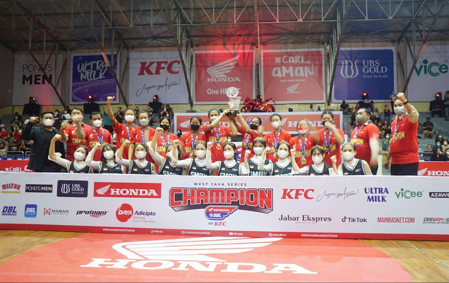 Tim Basket SMA BPK Penabur Cirebon Kawinkan Gelar Juara Honda DBL with KFC 2022 West Java Series