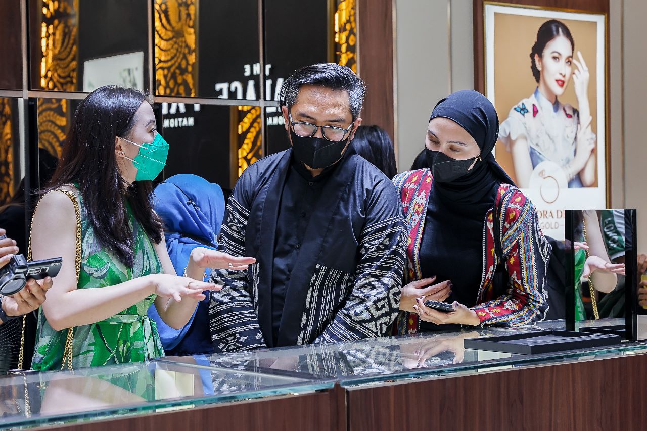 CMK Resmikan Gerai Ke-100 di Surabaya, Menjadi Brand Jewelry Pertama di Indonesia yang Menjadi Mitra Kemenparekraf RI