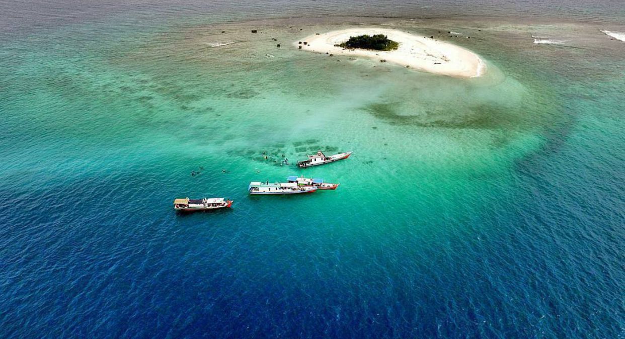 Pulau Menakjubkan Tersembunyi Di Banten, Pulau Badul!(sumber: akun Instagram @denny_r_a)