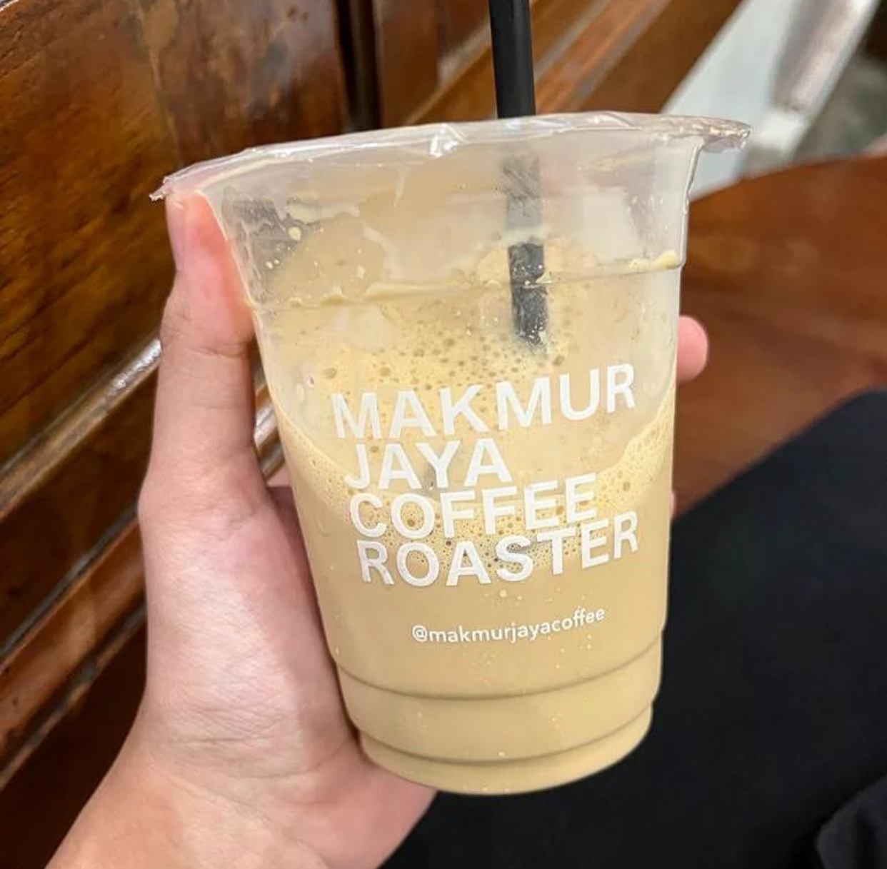 Rekomendasi Cafe Dengan Kopi Susu Enak di Bandung (sumber: akun Instagram @omnivorespecies)