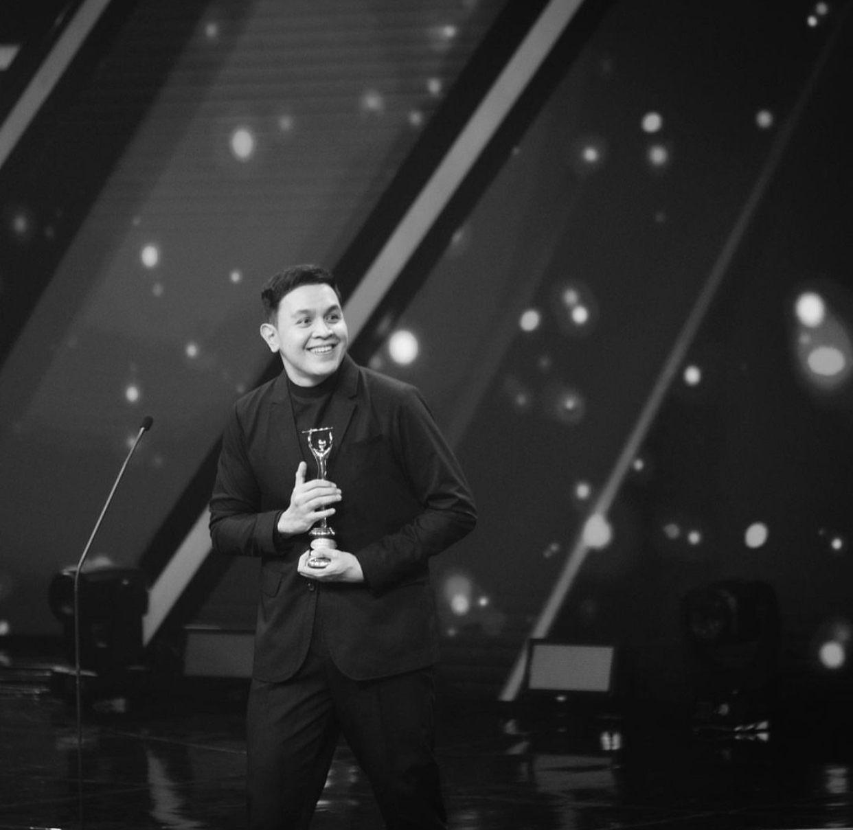 Lirik Lagu 'Diri' – Tulus, Berikut dengan Maknanya! (sumber: akun Instagram @tulusm)