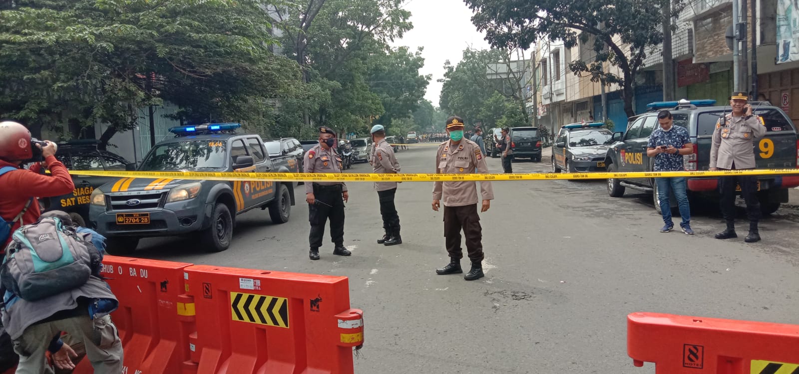 AKSI TEROR: Situasi dan kondisi terkini pasca bom bunuh diri di Polsek Astanaanyar, Kota Bandung. (SANDI NUGRAHA/JABAREKSPRES)