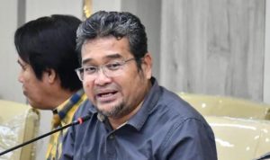 SAMPAIKAN GAGASAN: Anggota Pansus III DPRD Jabar, Faizal Hafan Farid saat membahas Raperda yang mengatur memperkuat perlindungan pekerja.