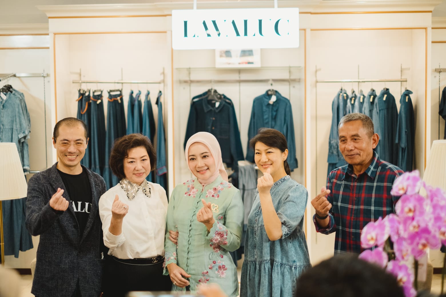 Desain Kasual dengan Sentuhan Elegan Koleksi Brand Fashion Lavaluc Kini Hadir di Rumah Mode