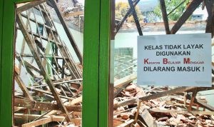 Disdik Kota Bogor dinilai sangat lamban dalam melakukan respon terkait sekolah ambruk yang menimpa SDN Bantarjati 9. (YUDHA PRANANDA/JABAR EKSPRES)