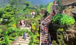 Destinasi Wisata Paling Hits di Bandung Arjasari Rock Hill