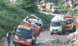 Dinas Lingkungan Hidup Provinsi Jawa Barat (Jabar) beberkan kendala pengangkut sampah dari wilayah Bandung Raya.