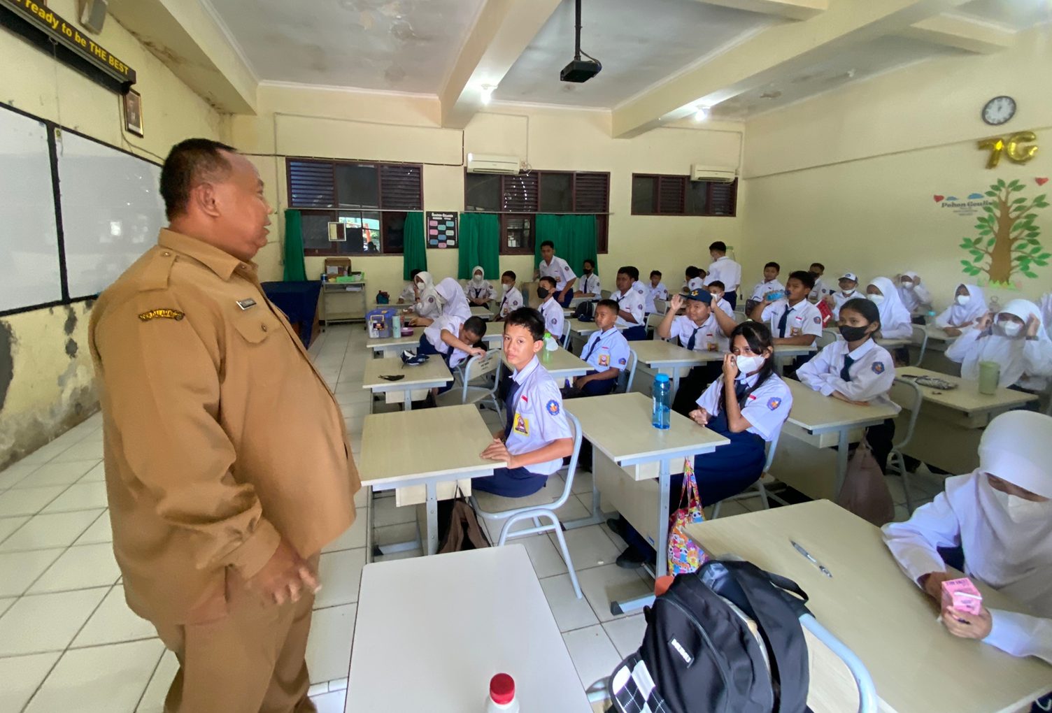 Dinas Pendidikan Kabupaten Bogor memastikan seluruh siswa masuk sekolah pasca liburan sekolah yang berlangsung