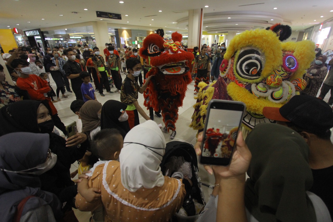 Kemeriahan Aksi Barongsai di Bogor