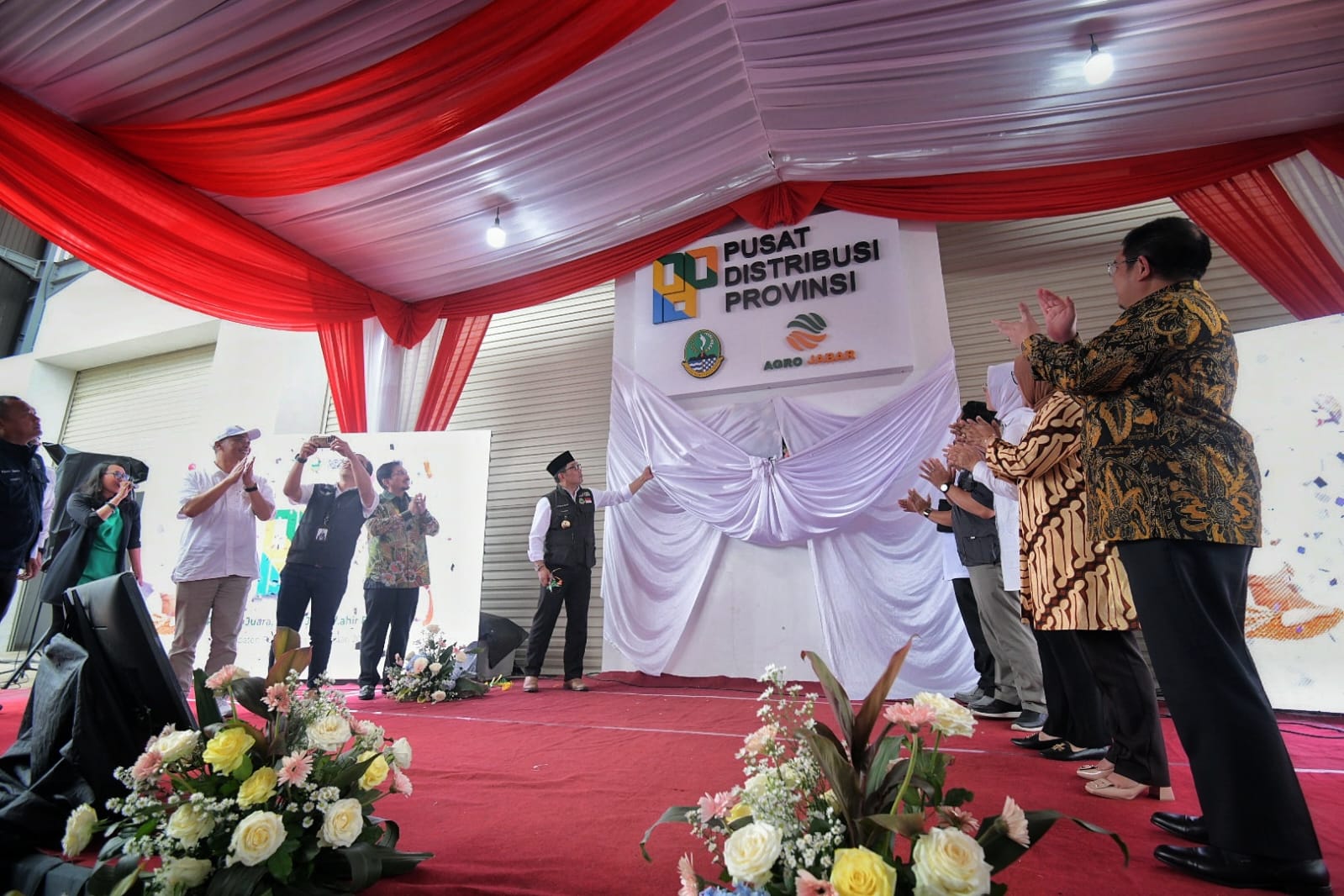 Gubernur Jawa Barat Ridwan Kamil meresmikan PDP di Jalan Raya Purwakarta-Subang KM 14 kampung Cisantri, Desa Kabupaten Purwakarta. (Istimewa)