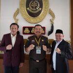 KUNKER: Ketua Komisi I DPRD Kota Bogor, Heri Cahyono (pojok kanan) bersama Kasi Intel Kajari Kota Bogor, Sigit Prabawa serta jajaranya. (Yudha Prananda / Jabar Ekspres)