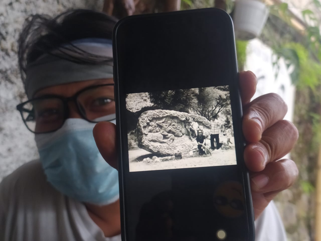 MASIH TERSIMPAN: Foto dokumentasi patung karya Tubagus Chutbani di Lembang pada masa lalu. (Akmal Firmansyah/ Jabar Ekspres)