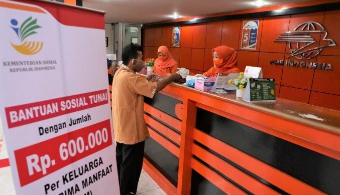 Pemerintah mulai menyalurkan bantuan saldo DANA gratis berupa BPNT sebesar Rp 600 mulai hari ini, Rabu 4 Januari 2023 melalui Kantor PT Pos Indonesia. (ILUSTRASI)