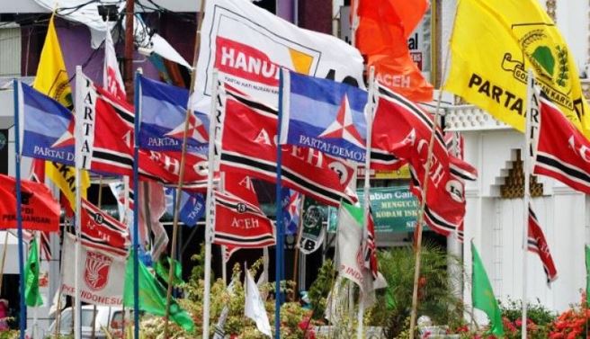 MASSA KAMPANYE: Sejumlah bendera parpol berkibar saat momentum Pemilu beberapa waktu lalu. (ilustrasi)