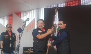 Jenderal Dudung Serahkan Estafet Ketua IKA SMAN 9 Bandung Kepada Aditya Purnawarman