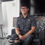 Wakil Ketua DPRD Kota Bandung, Edwin Senjaya saat memberikan penjelasan mengenai Raperda LGBT yang akan segera di bahas.