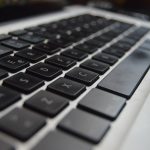 Cara membersihkan Keyboard Laptop dan PC yang Baik dan Benar