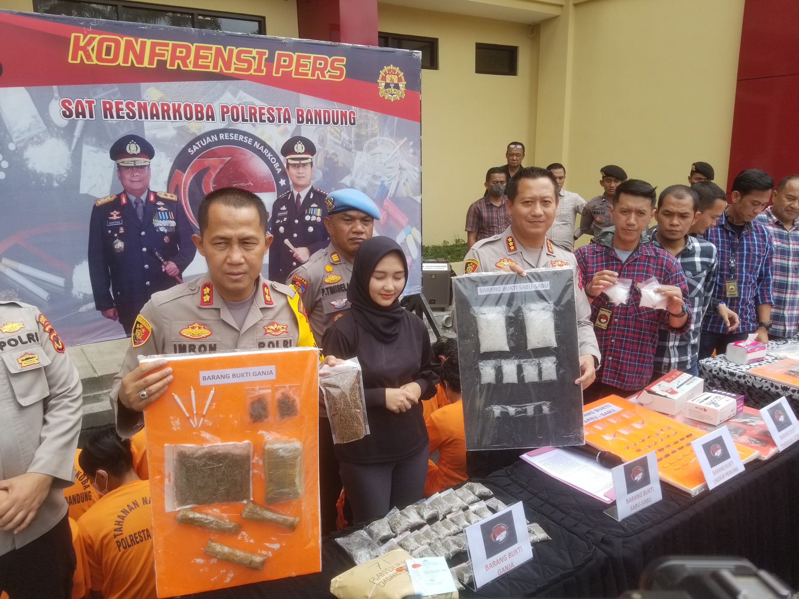 Dalam jangka satu bulan, Polres Bandung berhasil tangkap 39 pengedar narkoba dan Pengguna di wilayah hukum Kabupaten Bandung.