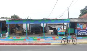 PENUH WARNA: Kondisi terbaru wilayah Cingised, Kelurahan Cisaranten Kulon, Kecamatan Arcamanik Kota Bandung. setelah mengalami perbaikan. (Sadam Husen / Jabar Ekspres)