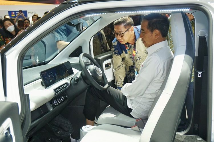 Wuling Air ev, Mobil Listrik yang Mencuri Hati Jokowi