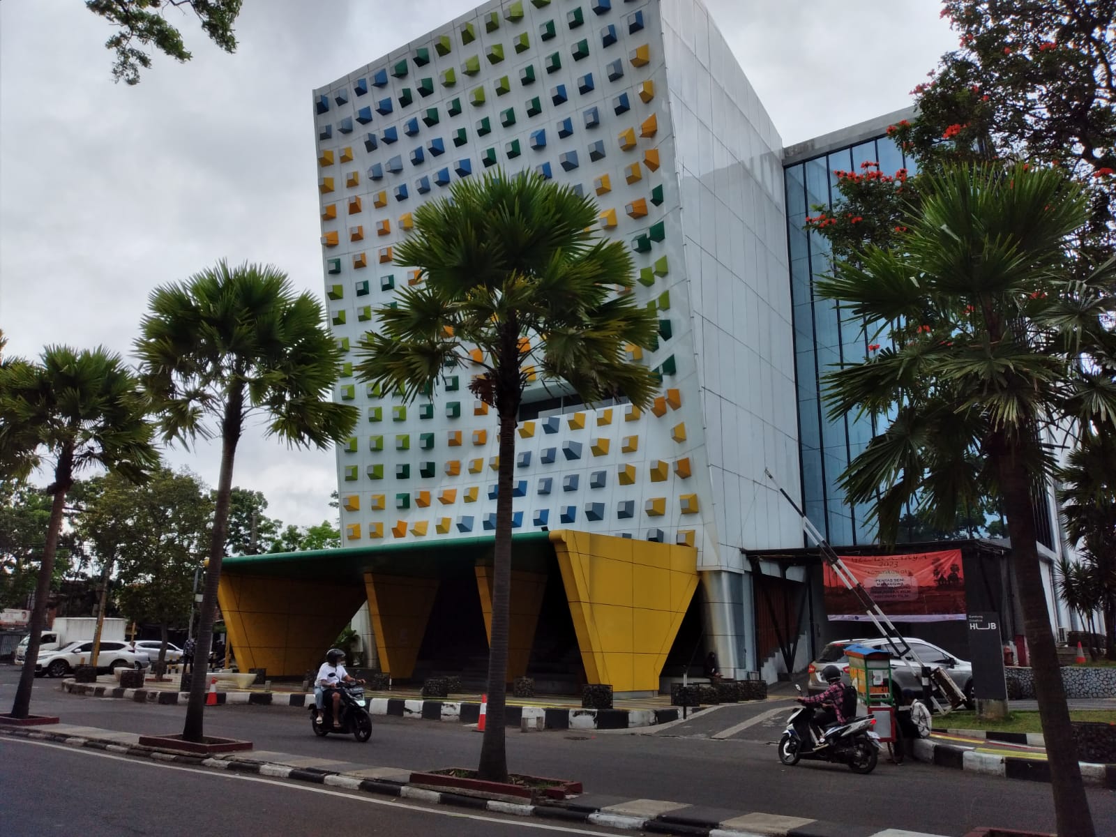 Gedung Bandung Creative Hub di Jalan Laswi Kota Bandung masih jadi andalan insan kreatif. (HENDRIK MUCHLISON/JABAR EKSPRES)