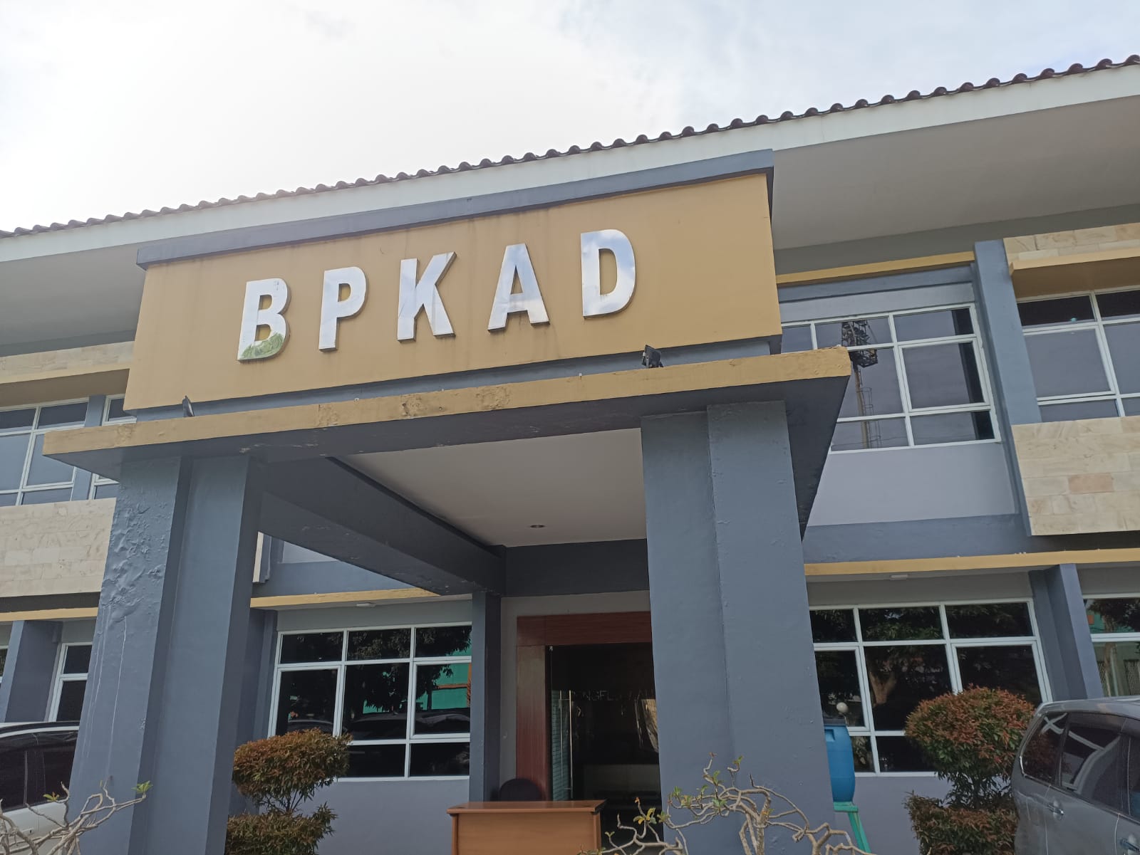 KANTOR PELAYANAN: Halaman depan kantor BPKAD Kabupaten Bogor. (Sandika Fadilah/Jabarekspres.com)