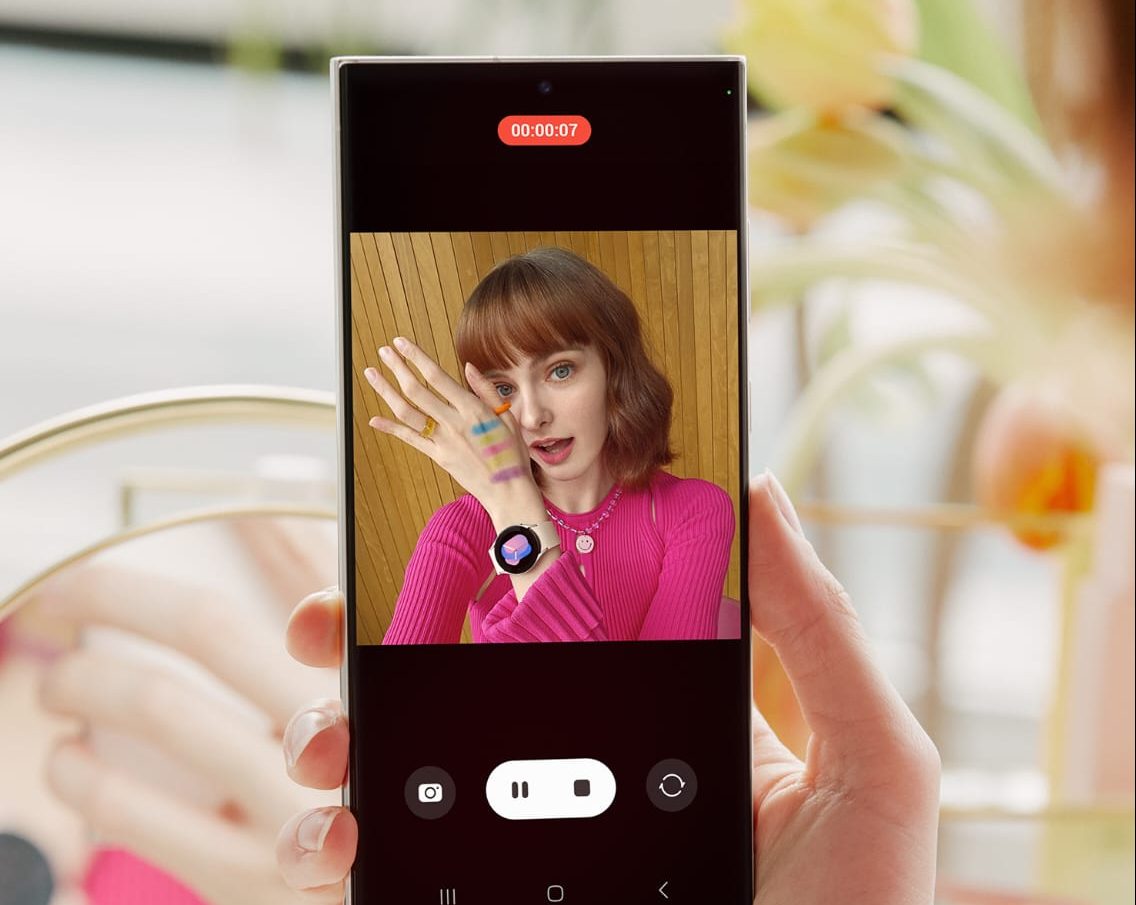 Bagi para konten kreator foto atau video, menggunakan Samsung Galaxy S23 5G akan memberikan pengalaman yang mengasyikan.