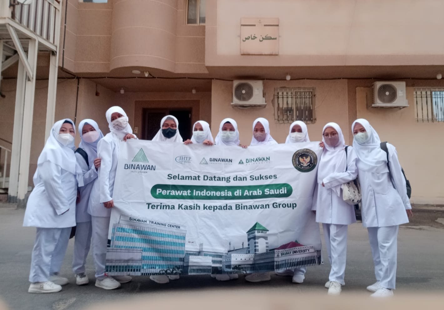 Binawan Group bekerjasama dengan Universitas Advent Indonesia (UNAI) Bandung menggelar program Career Talks dan Walk in Interview bagi perawat