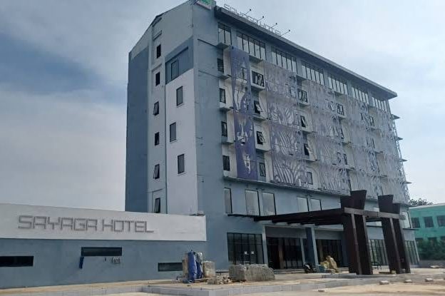 Proyek Hotel Sayaga yang dilakukan BUMD Pemkab Bogor PT Sayaga wisata sampai saat ini belum dapat berioperasi sebab, masih bermasalah
