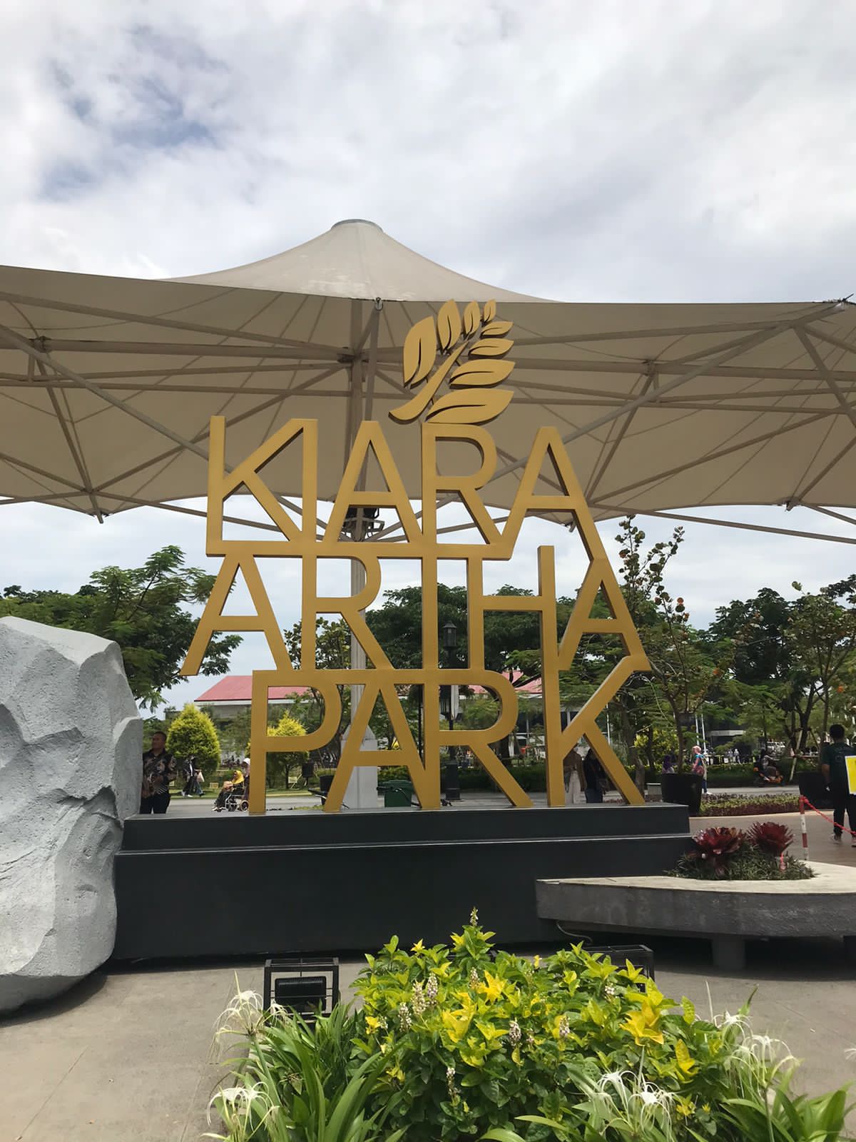UNIK: Wisata Kiara Artha Park merupakan taman kota moderen dengan kampung budaya Korea. (FAHMINAH/JABAR EKSPRES)