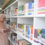 TAMBAH WAWASAN: Perpustakaan Umum Jabar masih jadi rujukan bagi para pembaca dan pengunjung tembus 64 ribu sepanjang 2022. (HENDRIK MUCHLISON/JABAR EKSPRES)