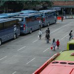 HARUS DITINDAK TEGAS: Jukir ilegal di Kota Bandung melakukan pungli terhadap sopir bus dengan memalak Rp 150 ribu. (KHOLID/JABAREKSPRES)