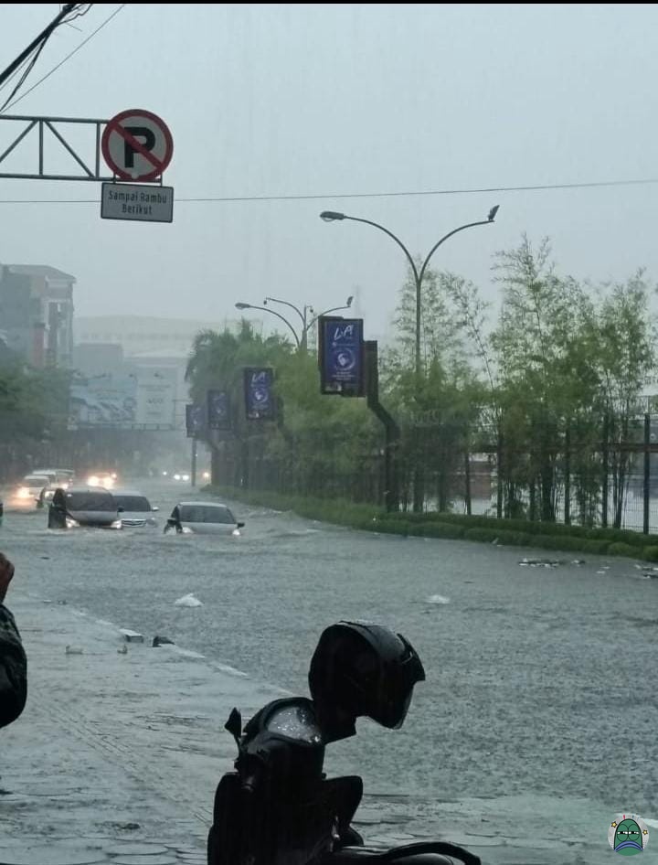 Akibat Banjir Di Makassar, Banyak Sekolah Diliburkan