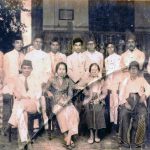Inggit Garnarsih merupakan sosok istri setia. Selama hidup bersama Soekarno, Inggit selalu memberikan semangat agar terus berjuang