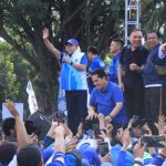Ribuan massa dari Partai Amanat Nasional (PAN) memadati acara senam sehat dengan Tema Birukan Langit Indonesia bersama para petinggi partai