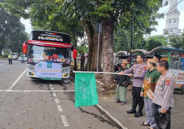 Lepas Rombongan PCNU ke Harlah 1 Abad NU di Sidoarjo, Kapolresta Bogor Kota Beri Pesan Kamtibmas