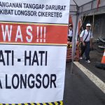 Jembatan Cikereteg Kabupaten Bogor Kembali Longsor, Akses Jalan Ditutup Total