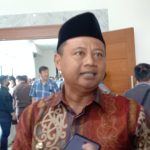 Wagub Jabar, Uu Ruzhanul Ulum meminta warga lebih percaya kepada pemerintah soal kesehatan, Senin (27/2). (Sandi Nugraha/Jabar Ekspres).