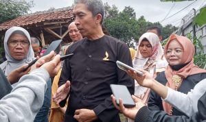 Wakil Wali Kota Bogor, Dedie A Rachim usai simbolisasi penyerahan bantuan terhadap 38 peternakan sapi, Kamis (16/2). (Yudha Prananda / Jabar Ekspres)