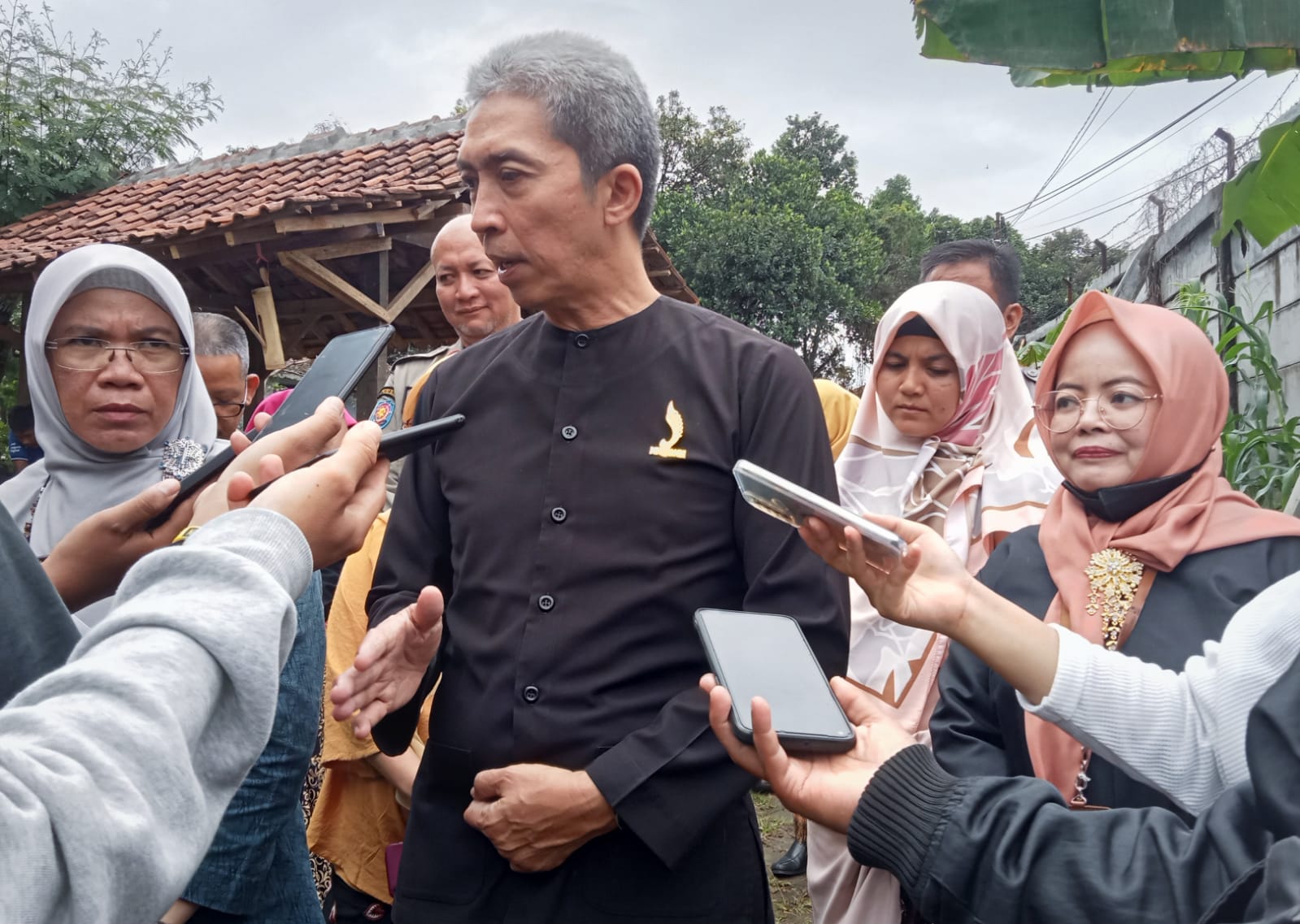 Wakil Wali Kota Bogor, Dedie A Rachim usai simbolisasi penyerahan bantuan terhadap 38 peternakan sapi, Kamis (16/2). (Yudha Prananda / Jabar Ekspres)