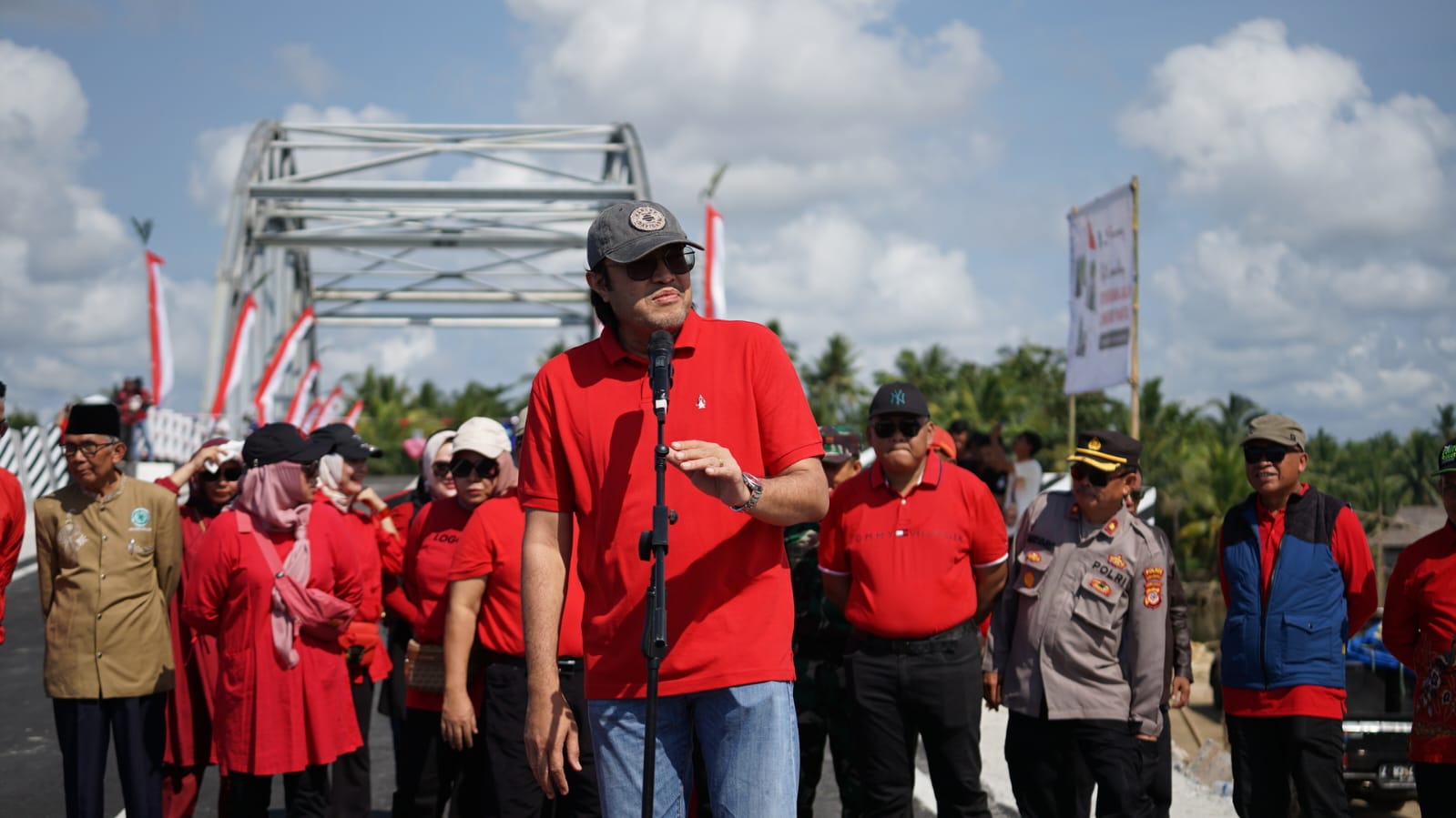Ketua DPD PDI Perjuangan Jawa Barat, Ono Surono, menilai Kabupaten Pangandaran merupakan contoh daerah pemekaran yang berhasil.