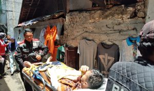 Satu orang mengalami luka bakar dalam insiden kebakaran di Jalan Babakan Garut, Cibangkong, Kecamatan Batununggal, Minggu (5/3). (Hendrik Muchlison/Jabar Ekspres)