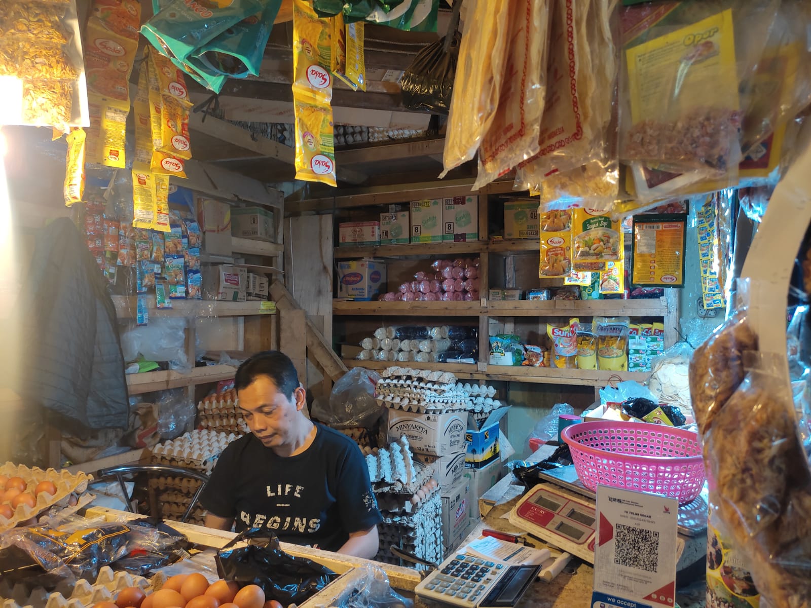 Jelang Ramadan, Disdagin gelar pasar murah dan menjamin stok bahan pokok aman di pasaran (SADAM HUSEN SOLEH RAMDHANI/JABAR EKSPRES)