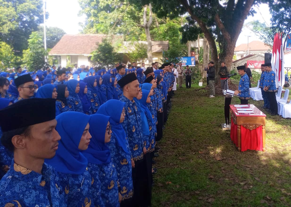Ratusan Calon PNS Formasi Tahun 2022 di lingkungan Pemkot Bogor saat mendengarkan pidato Wali Kota Bogor Bima Arya, Selasa (7/3). (Yudha Prananda / Jabar Ekspres)