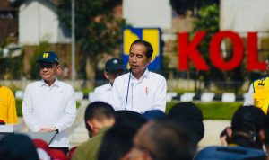 Dalam melakukan kunjungan kerjanya ke Kabupaten Bandung, Presiden Joko Widodo (Jokowi) Meresmikan Kolam Retensi Andir di Kecamatan Baleendah