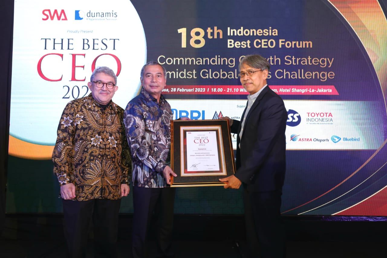 Direktur Utama PT Bank Rakyat Indonesia (Persero) Tbk atau BRI Sunarso, mendapatkan penghargaan bergengsi Best CEO