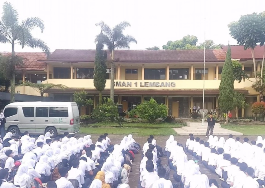 pelajar SMAN 1 Lembang Kabupaten Bandung Barat (KBB) yang terlibat menggunakan narkoba membuat keprihatinan sendiri bagi Siti Muntamah
