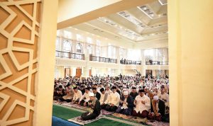 Ribuan jamaah saat beribadah di Masjid Agung Kota Bogor. (Yudha Prananda / Jabar Ekspres)