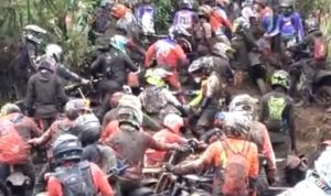Kawasan Hutan Lindung Rancaupas di Kecamatan Ciwidey Kabupaten Bandung mengalami kerusakan parah akibat adanya even motor trail